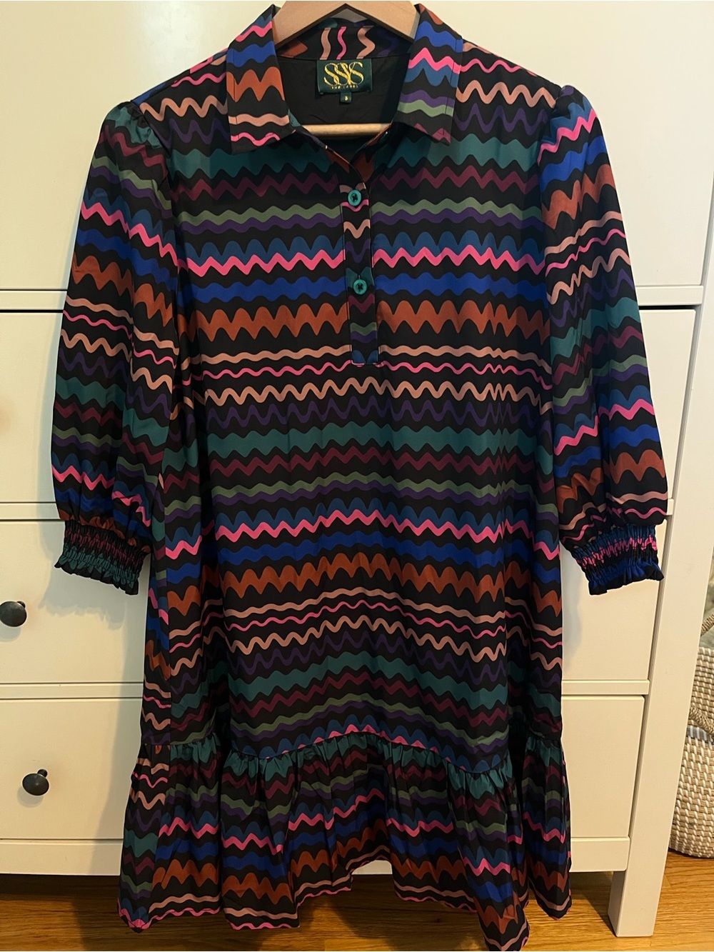 Zigzag Wave Print Dress (black multicolor)